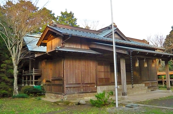 （2） 山荻神社 