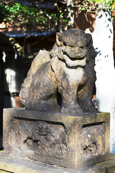（1）諏訪神社の狛犬