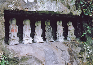 旧横山薬師（館山市正木）の十二神将像